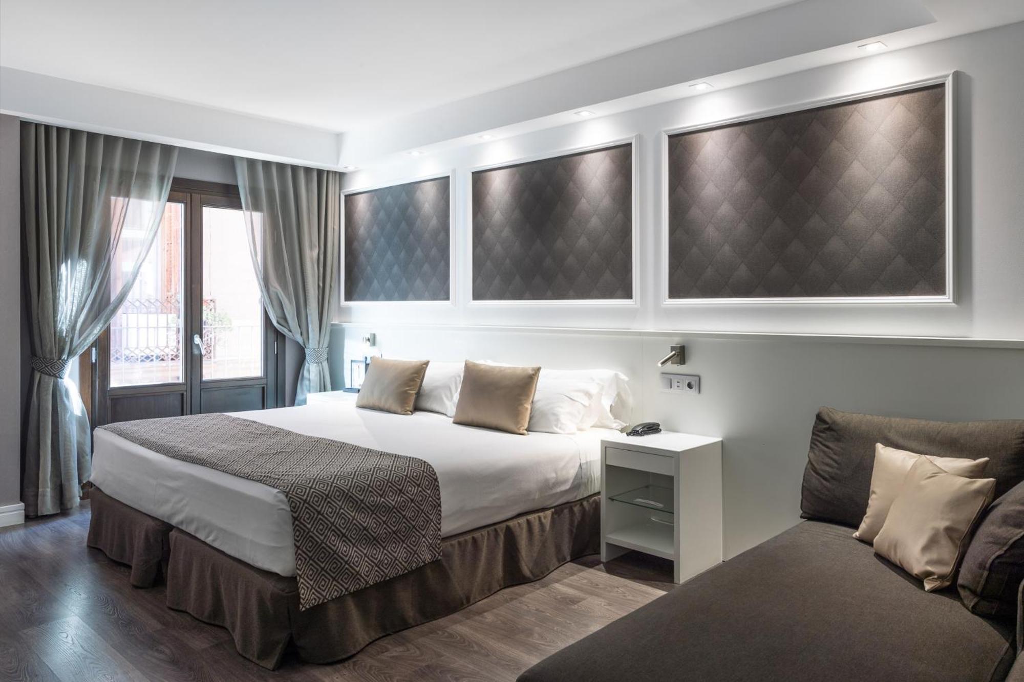 Quarto Superior com Cama de Casal ou 2 de Solteiro