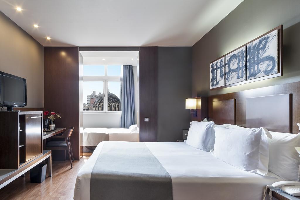 Triple Room,693099159:JPEG