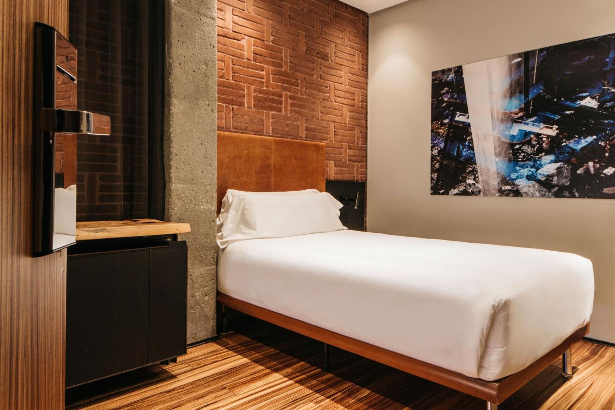 Single Room,1436571223:JPEG