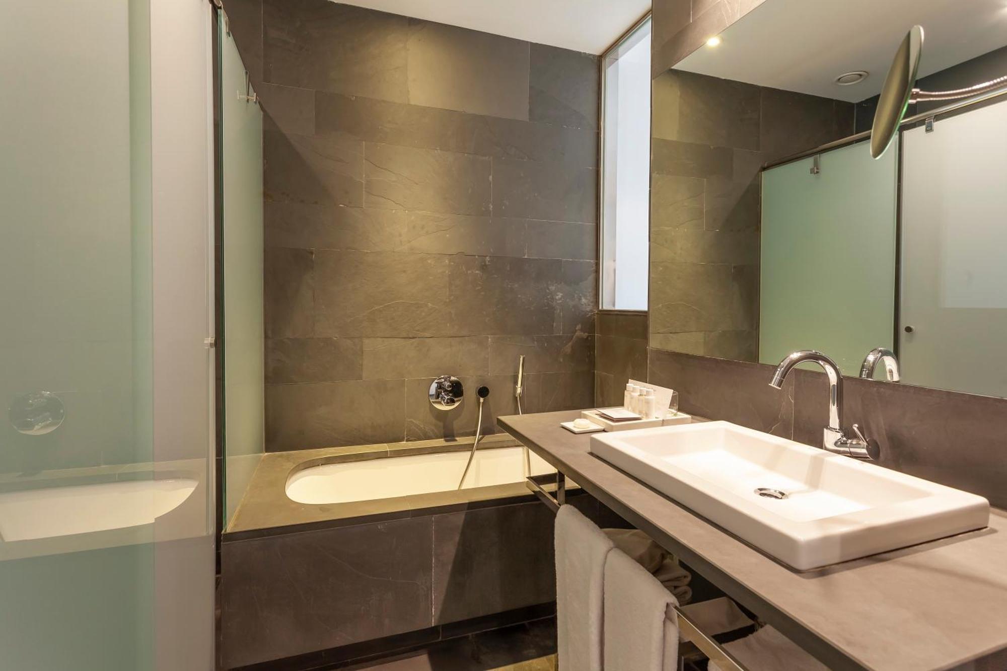 Two-Bedroom Apartment Terrace,1617458281:JPEG