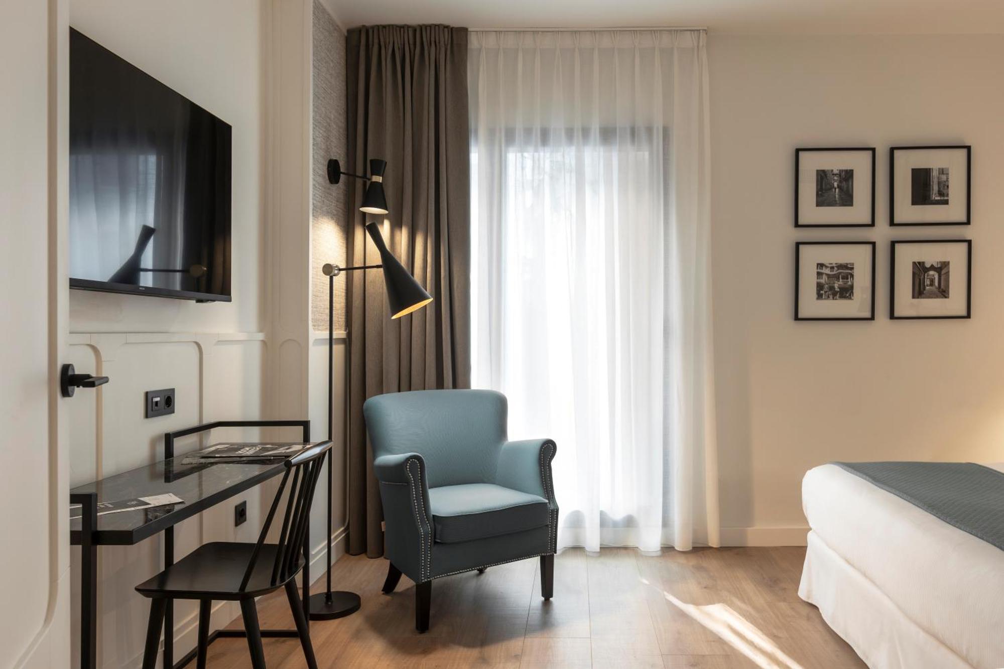Double Room,1643753577:JPEG