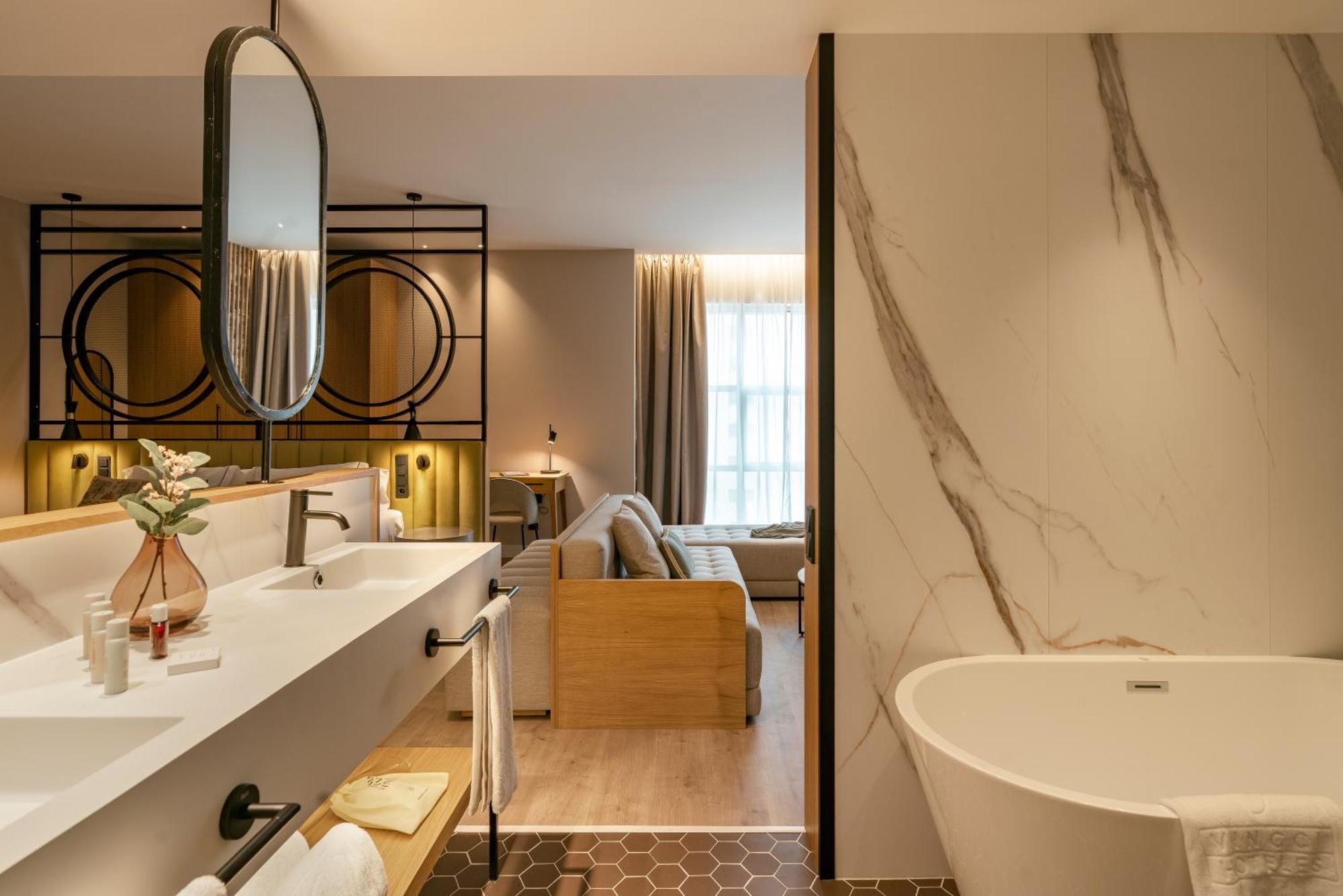 Deluxe Suite,1658067315:JPEG