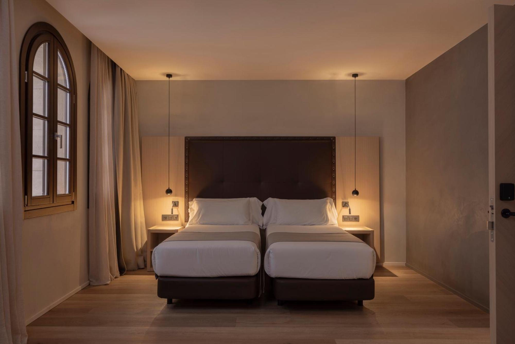 Superior Double or Twin Room,1758524706:JPEG
