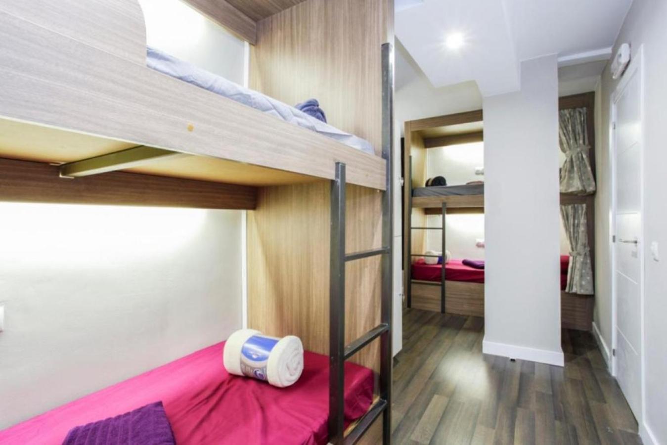 Bed 4-Bed Female Dormitory Room