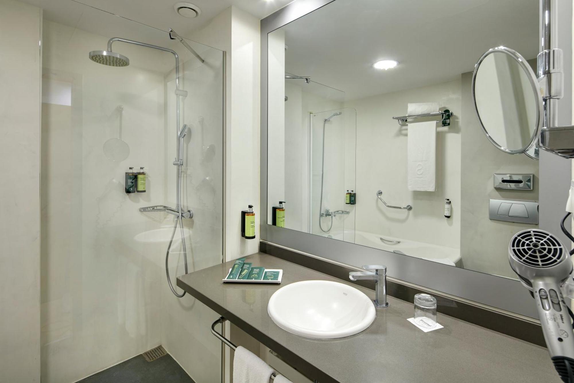 Basic Double Room