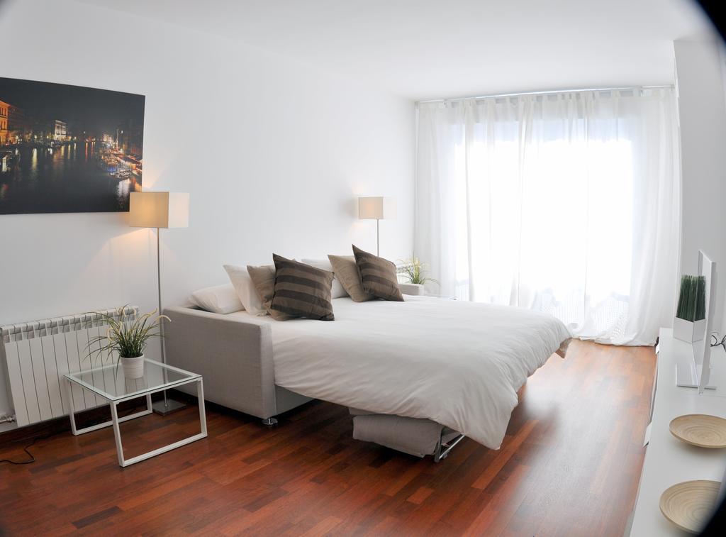 One-Bedroom Apartment Balcony Penthouse,207658198:JPEG