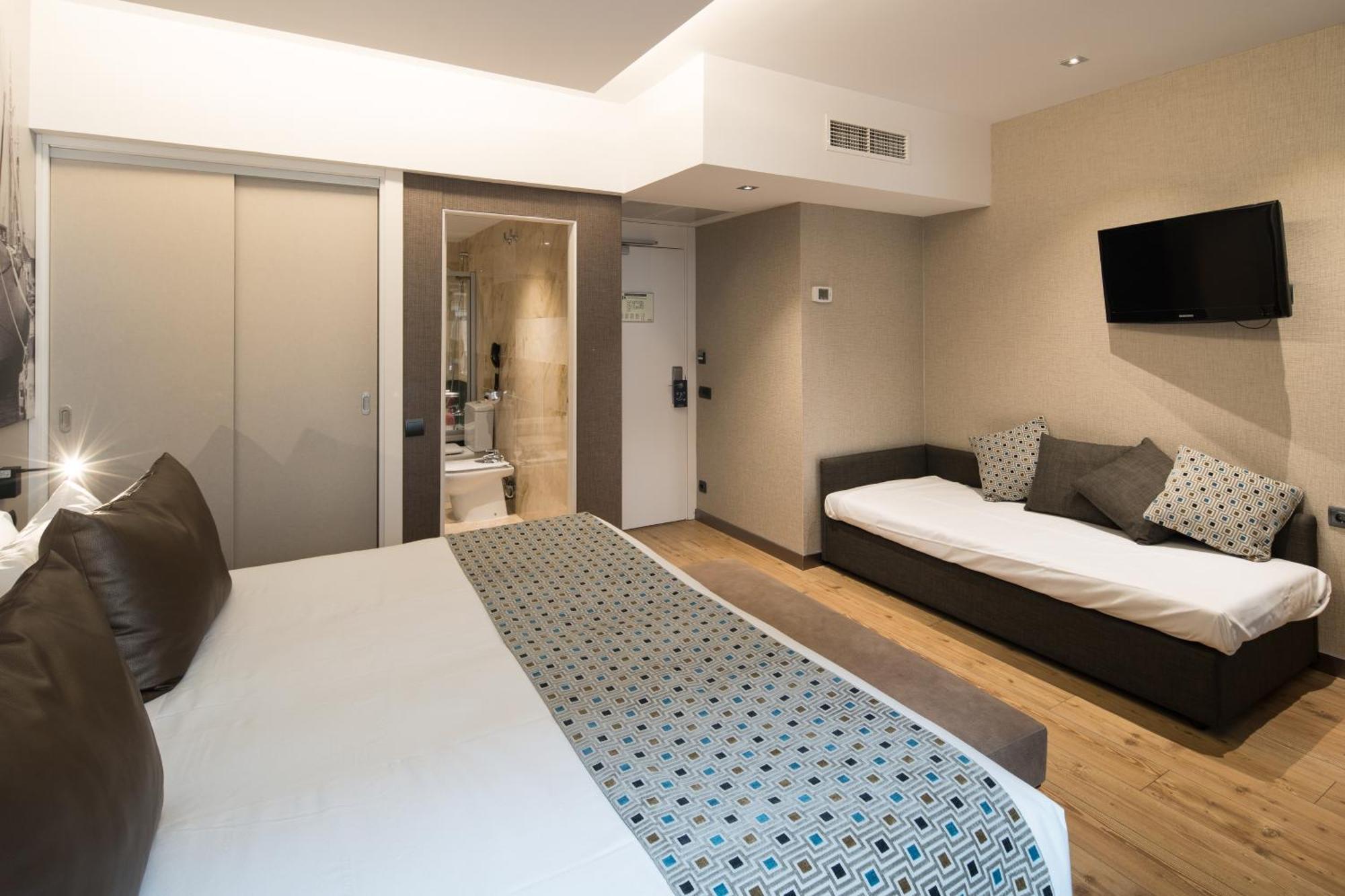 Triple Room,394207842:JPEG