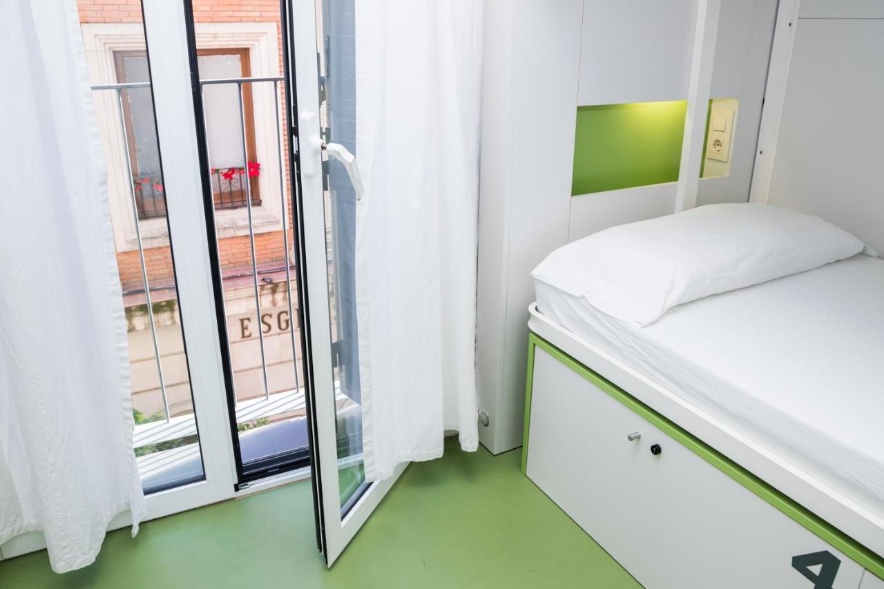 Bed 4-Bed Dormitory Room